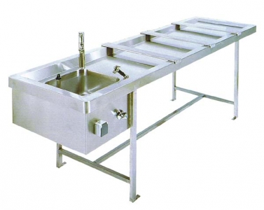 Table d'autopsie avec bac